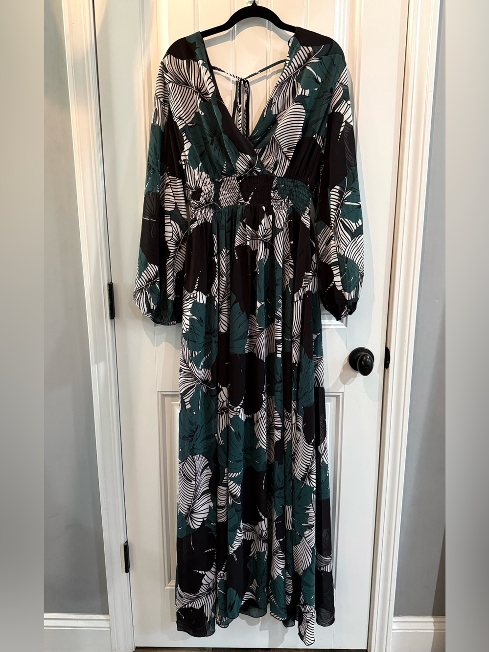 V-Neck Long Sleeve Floral Maxi Dress in Teal, Black & White